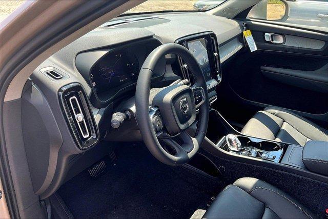 new 2024 Volvo XC40 car, priced at $38,497