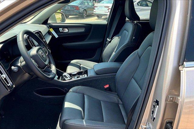 new 2024 Volvo XC40 car, priced at $38,497