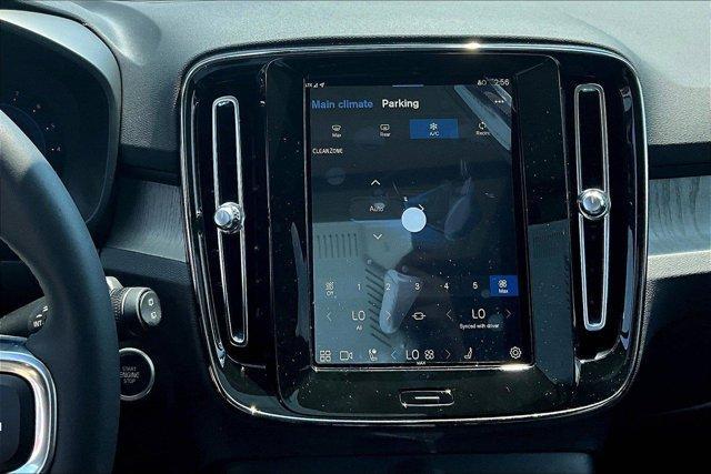 new 2024 Volvo XC40 car, priced at $38,497
