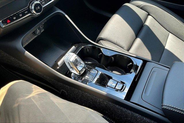 new 2024 Volvo XC40 car, priced at $38,497