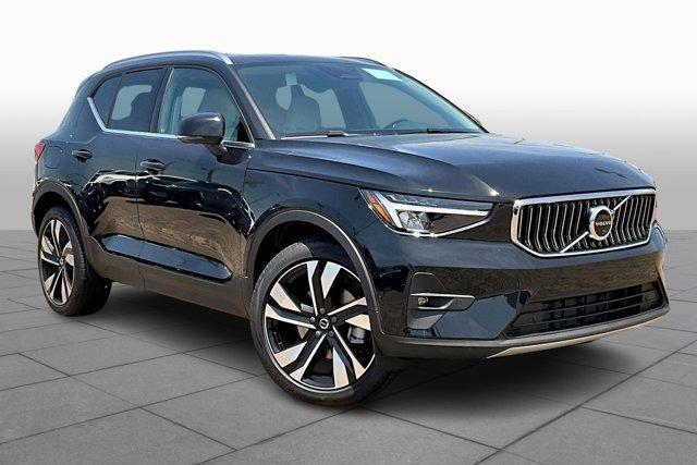 new 2025 Volvo XC40 car, priced at $50,435