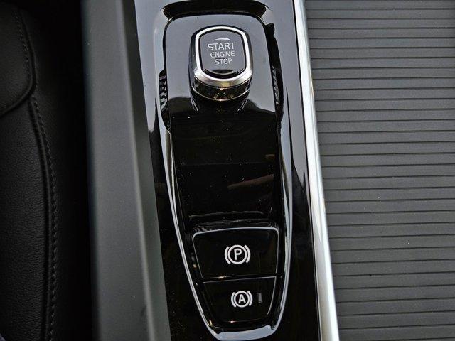 new 2025 Volvo XC60 car, priced at $47,075