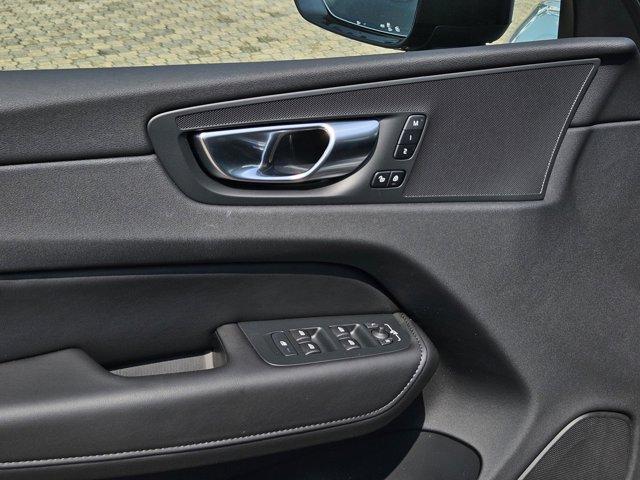 new 2025 Volvo XC60 car, priced at $47,075