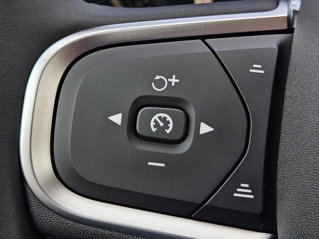 new 2025 Volvo XC60 car, priced at $47,075