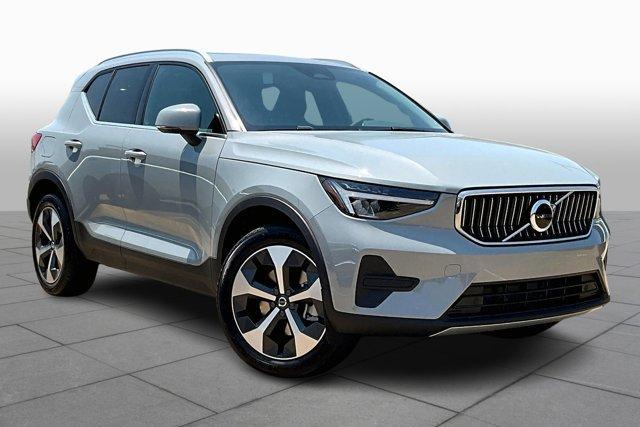 new 2025 Volvo XC40 car, priced at $46,015