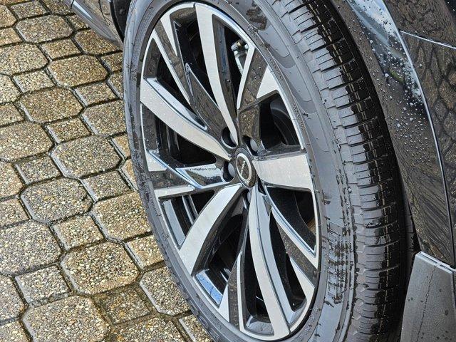 new 2025 Volvo XC90 car, priced at $59,245