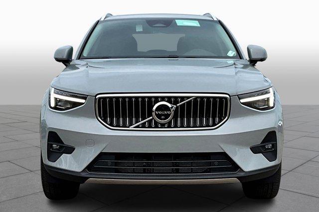 new 2025 Volvo XC40 car, priced at $48,315