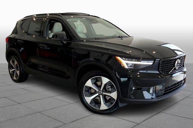new 2024 Volvo XC40 car, priced at $42,752
