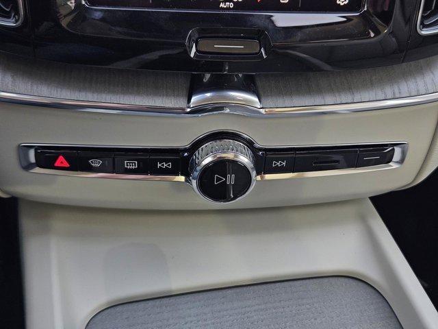 new 2025 Volvo XC60 car, priced at $54,085