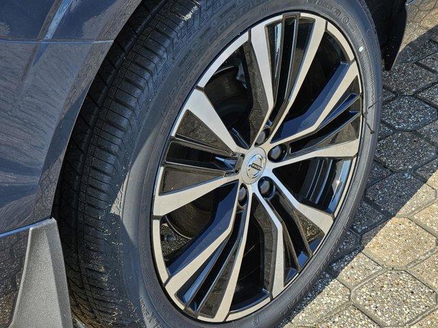 new 2025 Volvo XC60 car, priced at $54,085