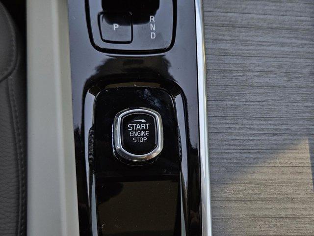 new 2025 Volvo XC60 car, priced at $54,085