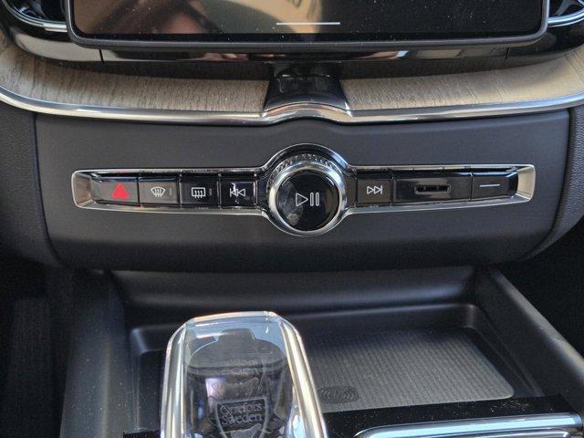 new 2026 Volvo XC60 car, priced at $54,325