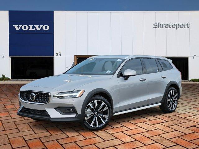 new 2025 Volvo V60 Cross Country car, priced at $56,525