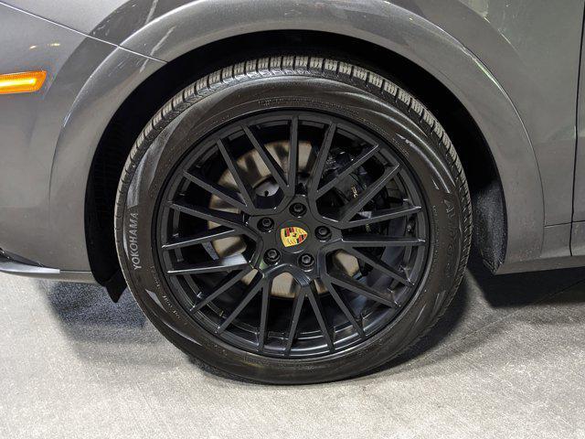 used 2022 Porsche Cayenne car, priced at $86,290