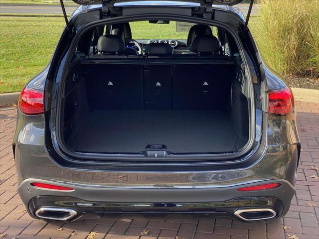 new 2025 Mercedes-Benz GLC 300 car, priced at $58,985