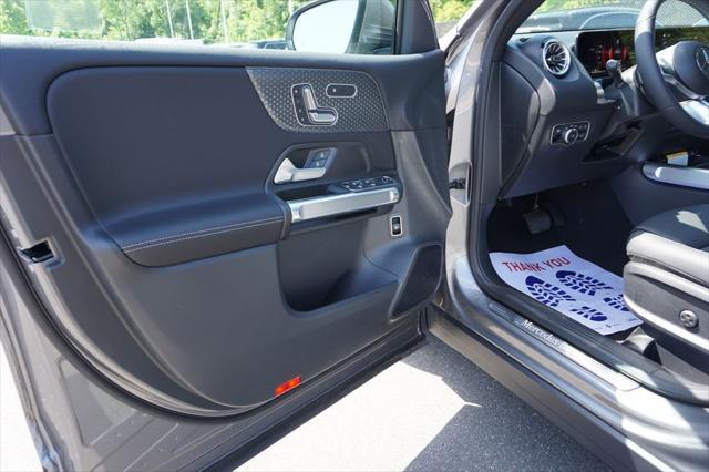new 2025 Mercedes-Benz GLB 250 car, priced at $52,540