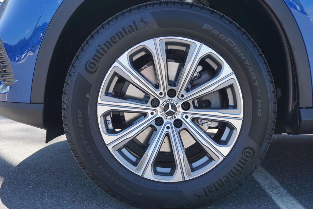 new 2026 Mercedes-Benz GLC 300 car, priced at $57,385