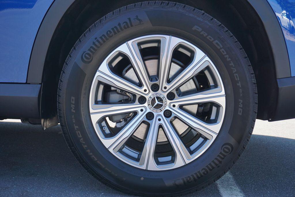 new 2026 Mercedes-Benz GLC 300 car, priced at $57,385