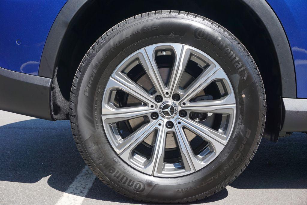 new 2026 Mercedes-Benz GLC 300 car, priced at $57,385