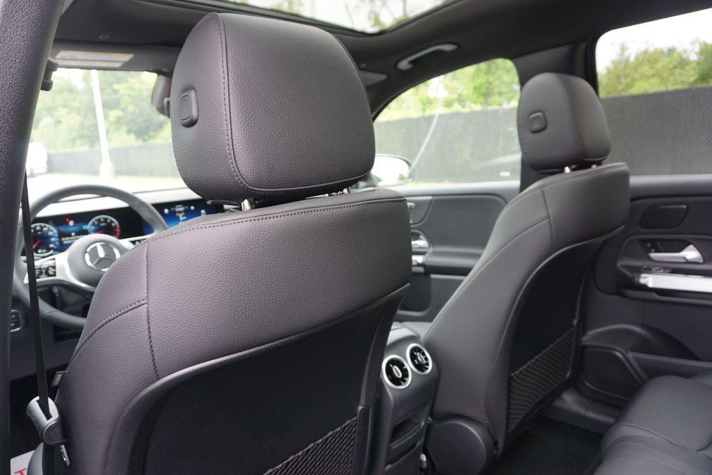 new 2025 Mercedes-Benz GLB 250 car, priced at $49,135