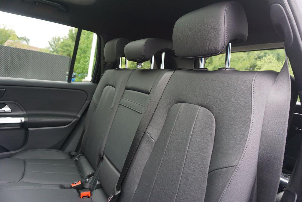 new 2025 Mercedes-Benz GLB 250 car, priced at $49,135