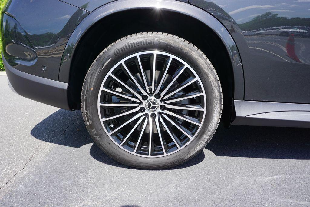 new 2025 Mercedes-Benz GLC 350e car, priced at $73,245