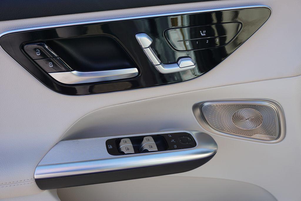 new 2025 Mercedes-Benz GLC 300 car, priced at $61,645