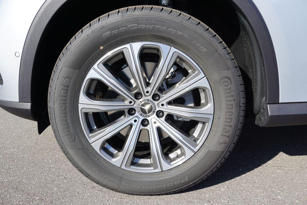 new 2025 Mercedes-Benz GLC 300 car, priced at $61,645