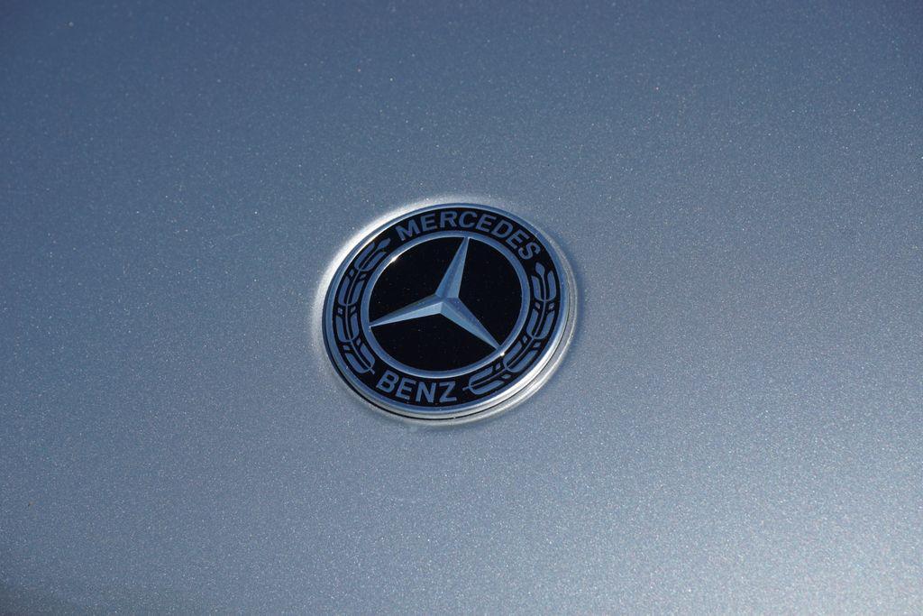 new 2025 Mercedes-Benz GLC 300 car, priced at $61,645