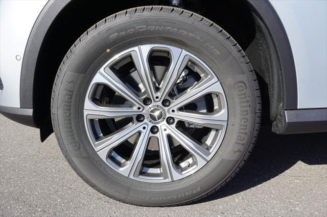 new 2025 Mercedes-Benz GLC 300 car, priced at $61,645