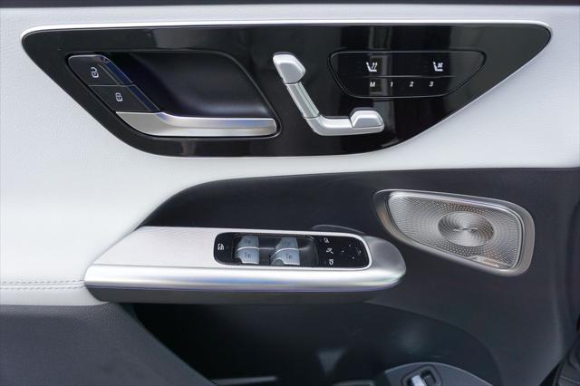 new 2025 Mercedes-Benz GLC 300 car, priced at $65,680