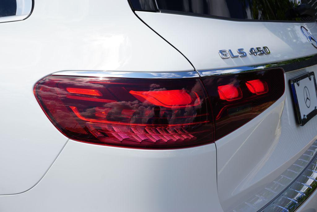 new 2025 Mercedes-Benz GLS 450 car, priced at $94,195