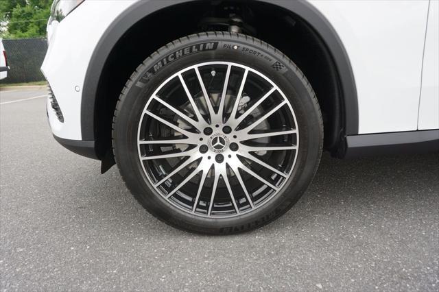 new 2025 Mercedes-Benz GLC 300 car, priced at $66,615