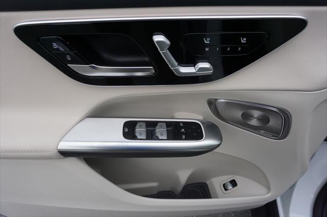 new 2025 Mercedes-Benz GLC 300 car, priced at $66,615