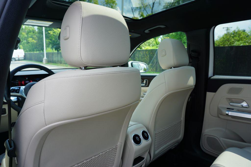 new 2025 Mercedes-Benz GLB 250 car, priced at $49,460