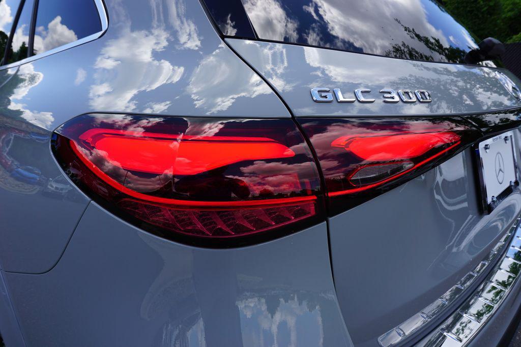 new 2025 Mercedes-Benz GLC 300 car, priced at $66,425