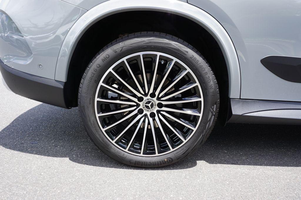 new 2025 Mercedes-Benz GLC 300 car, priced at $66,425