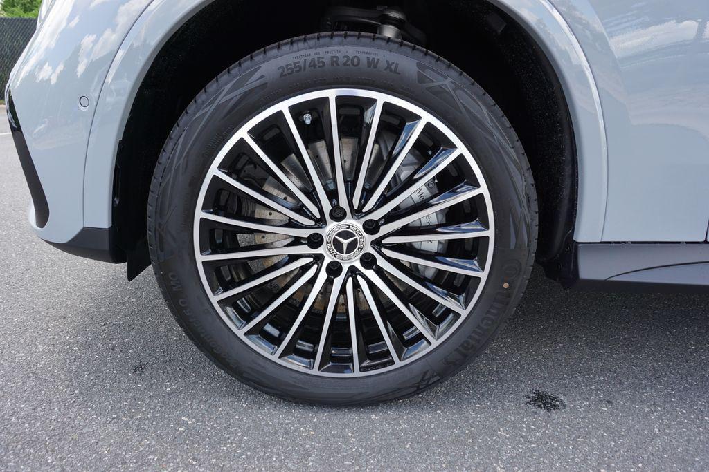 new 2025 Mercedes-Benz GLC 300 car, priced at $66,425
