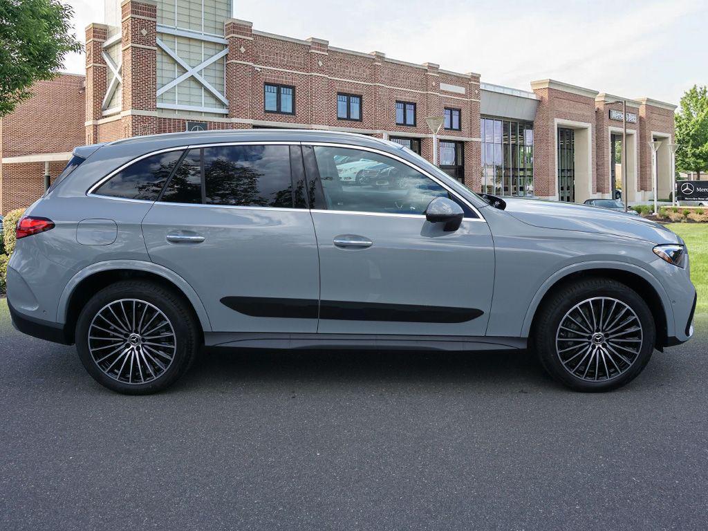 new 2025 Mercedes-Benz GLC 300 car, priced at $66,425