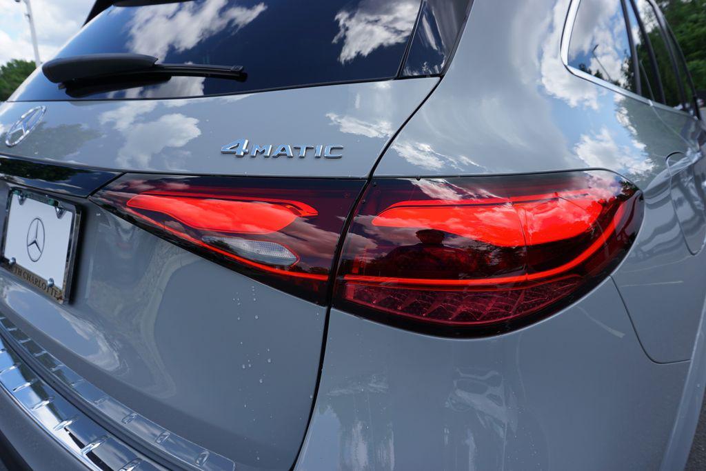 new 2025 Mercedes-Benz GLC 300 car, priced at $66,425