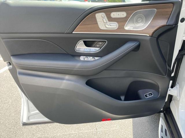 new 2025 Mercedes-Benz GLS 450 car, priced at $109,430