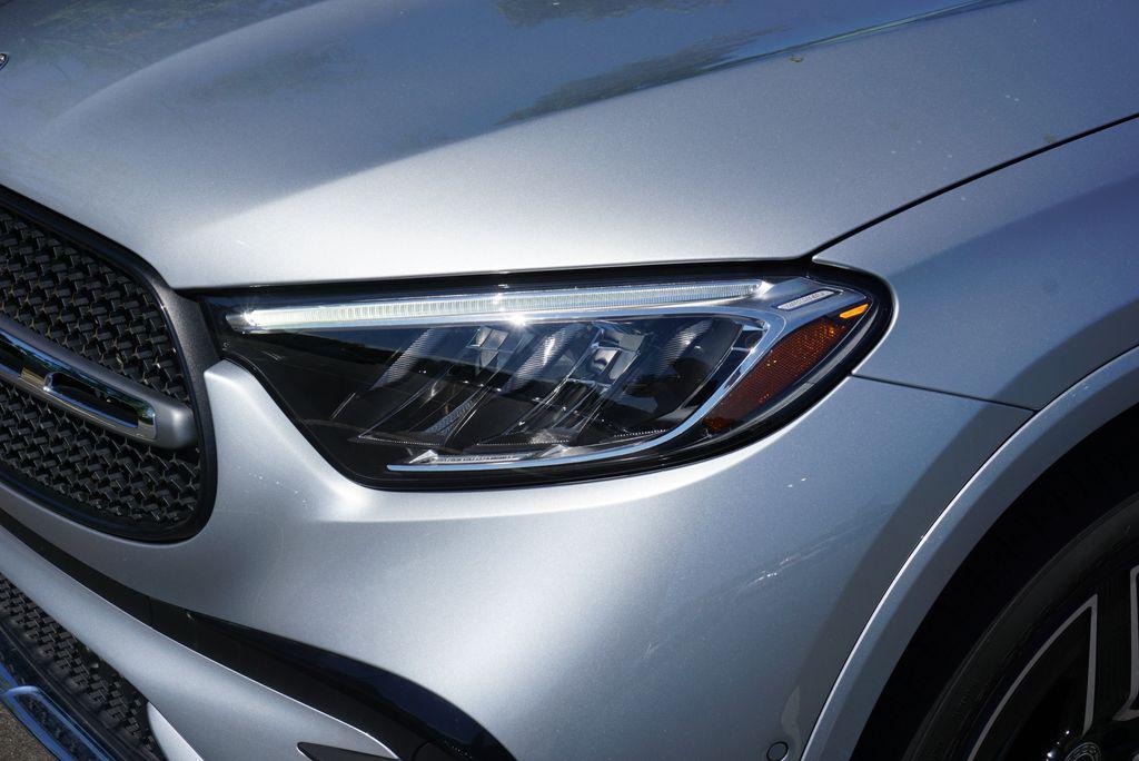 new 2025 Mercedes-Benz GLC 350e car, priced at $70,885