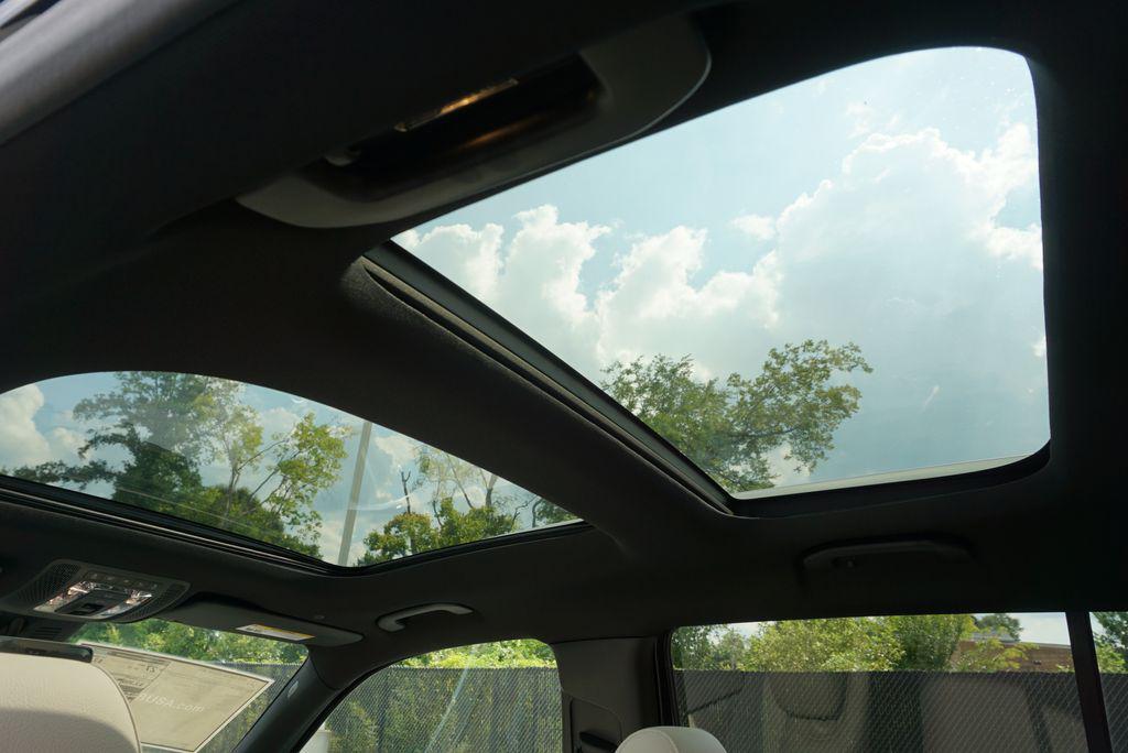 new 2025 Mercedes-Benz GLB 250 car, priced at $52,030