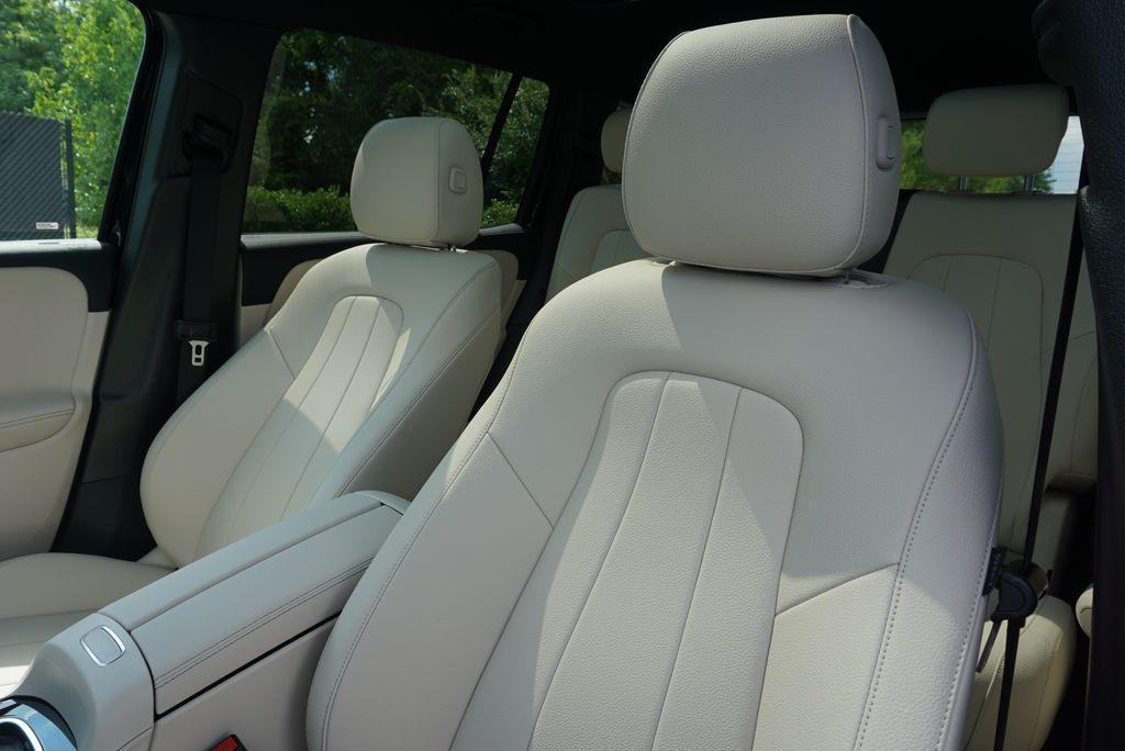 new 2025 Mercedes-Benz GLB 250 car, priced at $52,030