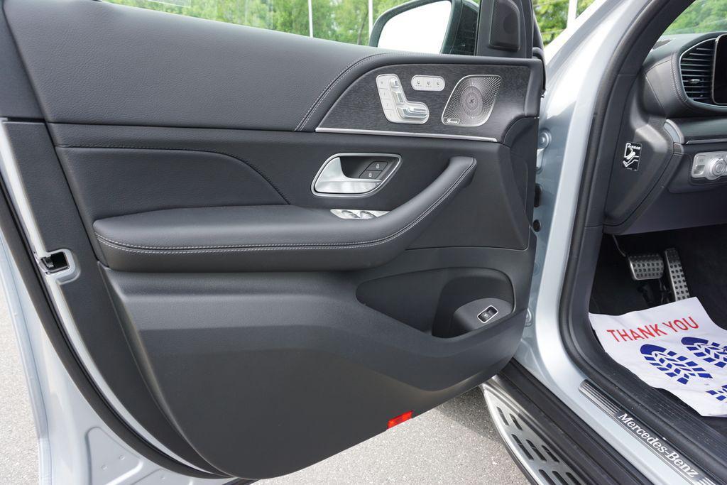 new 2025 Mercedes-Benz GLS 450 car, priced at $106,080