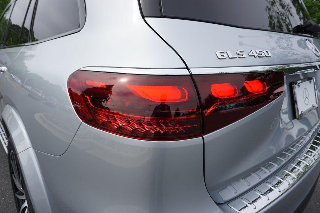 new 2025 Mercedes-Benz GLS 450 car, priced at $106,080