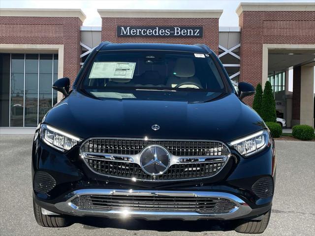 new 2025 Mercedes-Benz GLC 300 car, priced at $59,545