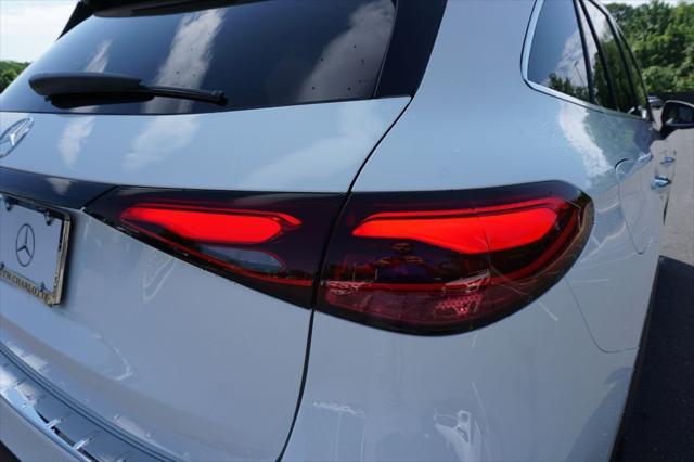 new 2025 Mercedes-Benz GLC 300 car, priced at $55,270