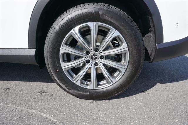new 2025 Mercedes-Benz GLC 300 car, priced at $55,270