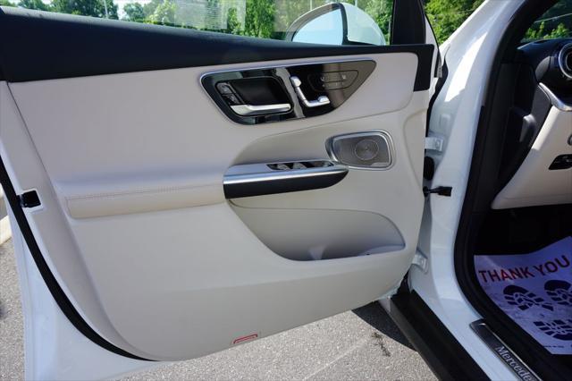 new 2025 Mercedes-Benz GLC 300 car, priced at $55,270